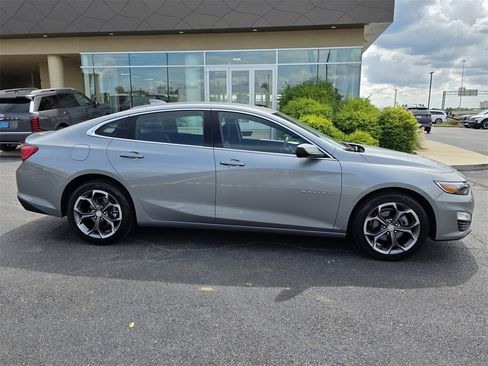 Used 2024 Chevrolet Malibu LT image 3