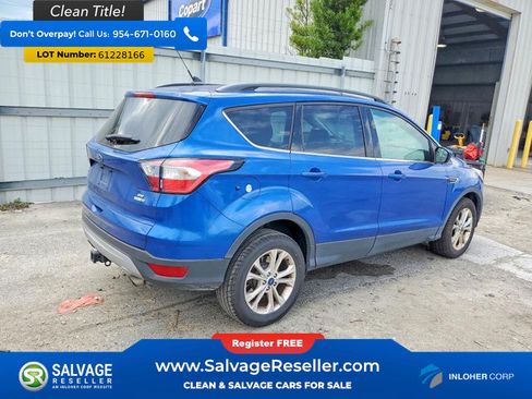 Used 2018 Ford Escape SE w/ SE Sync 3 Package AWD/4WD image 4