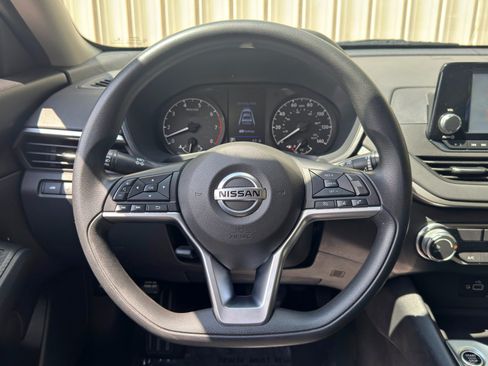 Used 2021 Nissan Altima 2.5 S FWD image 18