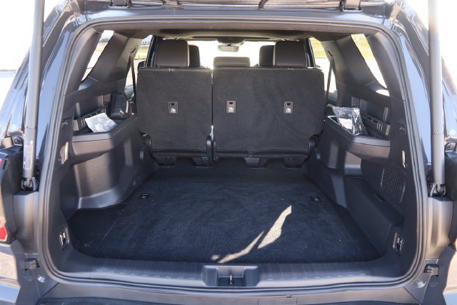 Used 2025 Toyota 4Runner Limited AWD/4WD image 7