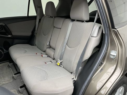Used 2012 Toyota RAV4 4WD w/ Upgrade Value Pkg image 9