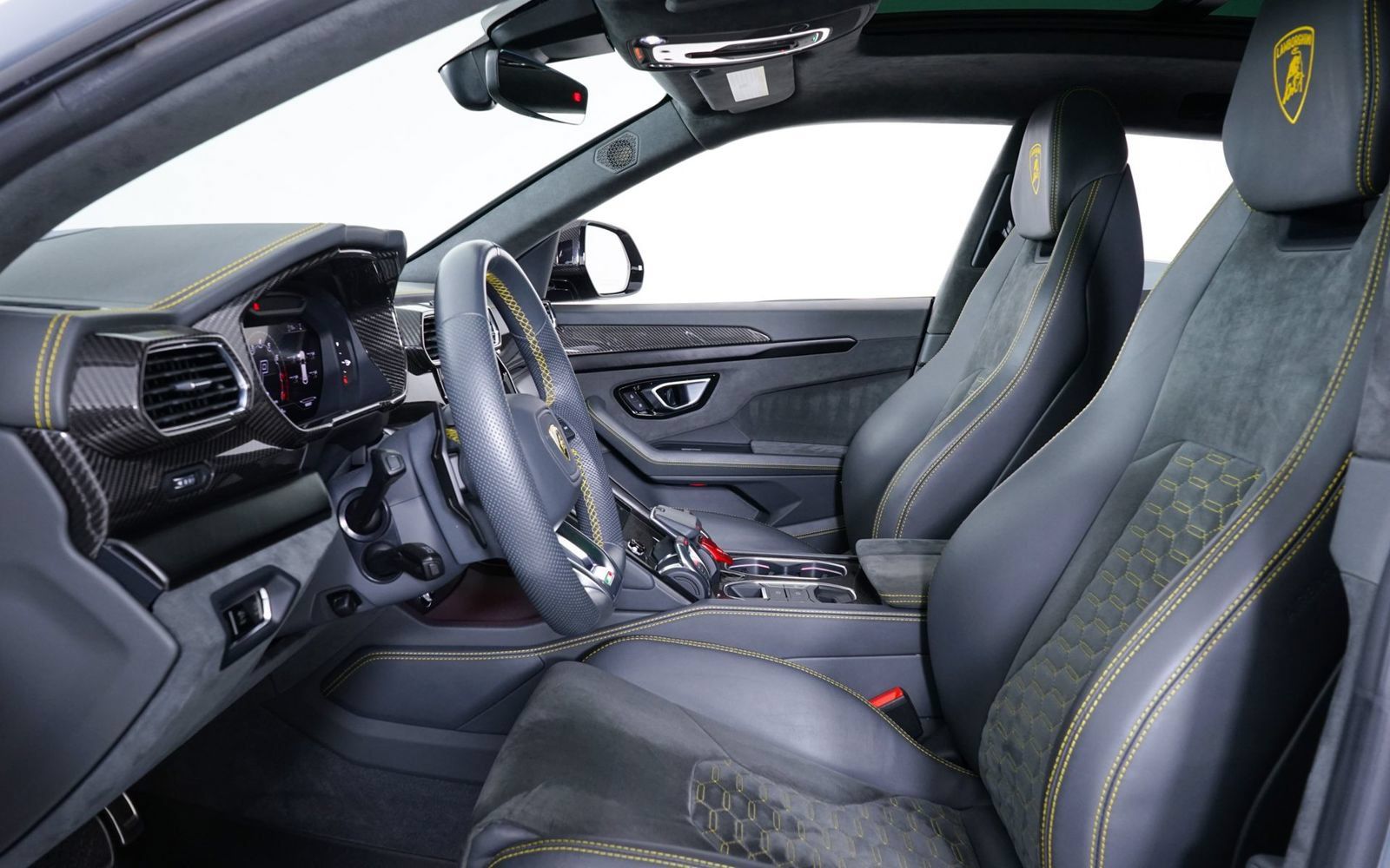 Used 2022 Lamborghini Urus AWD/4WD image 5