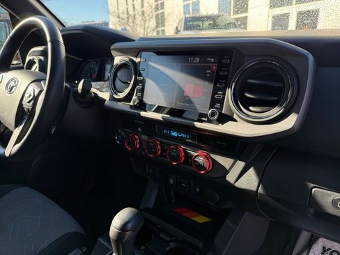 Used 2023 Toyota Tacoma TRD Sport image 21