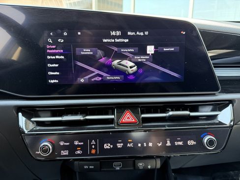 Used 2025 Kia Niro Wind FWD image 22