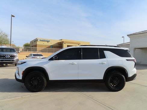 Used 2024 Chevrolet Traverse Z71 w/ Enhanced Driving Package image 4