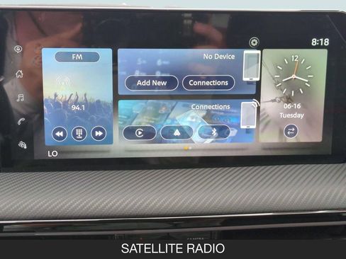 Used 2025 Nissan Kicks SR FWD image 21