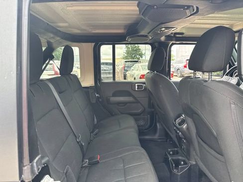 Used 2020 Jeep Wrangler Unlimited Sahara AWD/4WD image 12