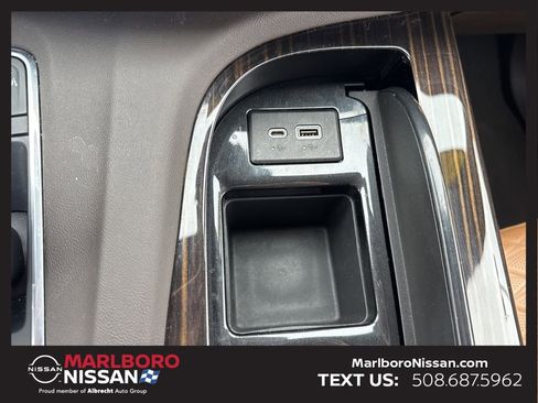 Used 2022 Cadillac Escalade Premium Luxury w/ Performance Package image 40