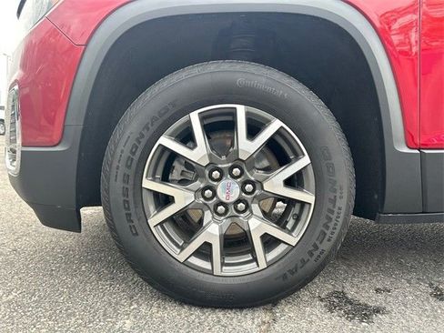 Used 2023 GMC Acadia SLE w/ Driver Convenience Package image 10