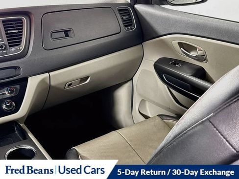 Used 2020 Kia Sedona EX FWD image 31