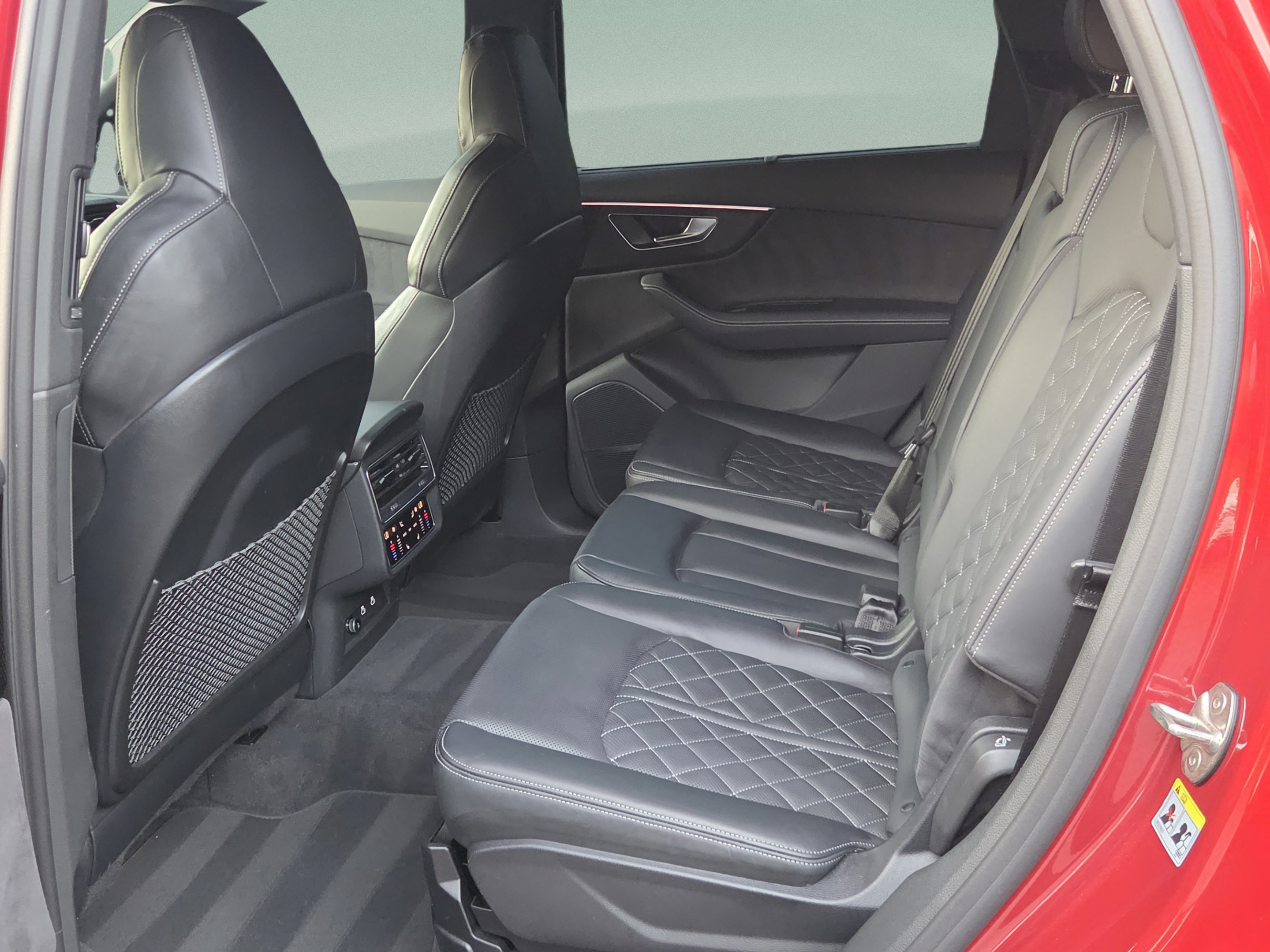 Used 2024 Audi SQ7 Premium Plus AWD/4WD image 12