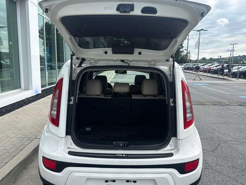 Used 2013 Kia Soul ! w/ Premium Pkg FWD image 23