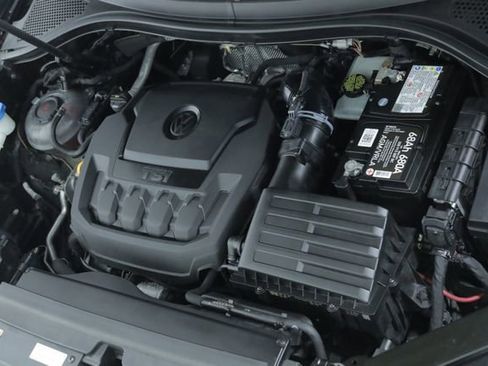 Used 2019 Volkswagen Tiguan S image 9