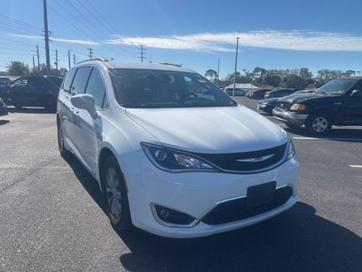 Used 2017 Chrysler Pacifica Touring-L