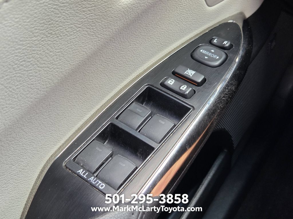 Used 2016 Toyota Avalon Limited FWD image 27