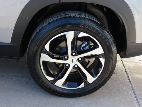 Certified 2024 Chevrolet Trax RS w/ Driver Confidence Package image 37