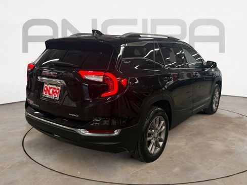 Used 2024 GMC Terrain SLT AWD/4WD image 9