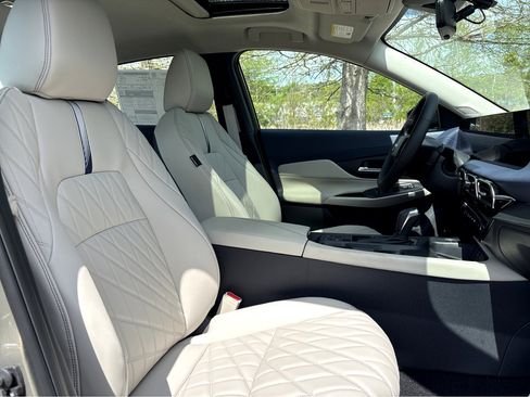 New 2026 Nissan Sentra SL w/ Floor Mat Package FWD image 8