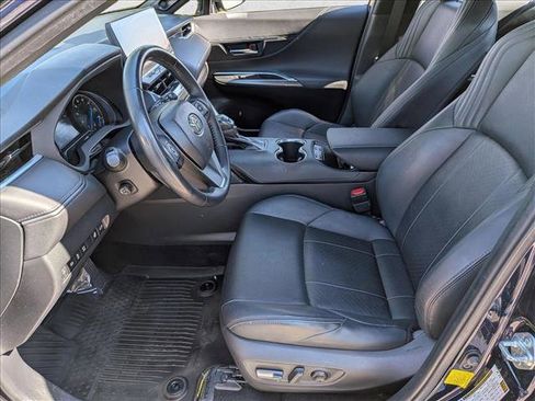 Used 2021 Toyota Venza Limited w/ Advanced Technology Package image 18