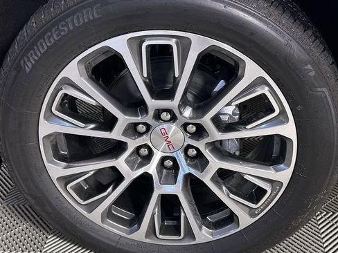 New 2026 GMC Yukon Denali w/ Sun & Power Step Package RWD image 34