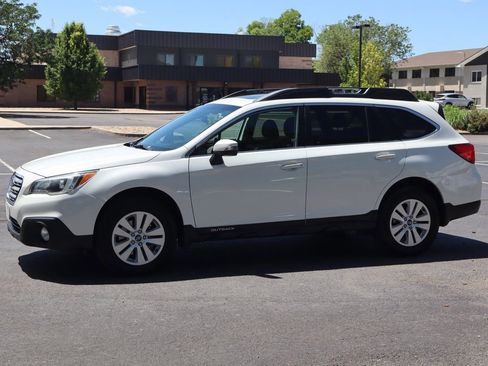 Used 2016 Subaru Outback 2.5i Premium AWD/4WD image 10