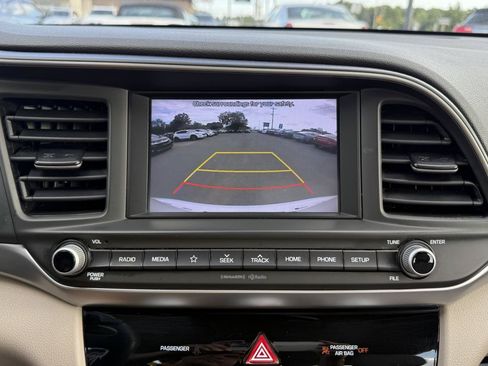 Used 2019 Hyundai Elantra SEL FWD image 18
