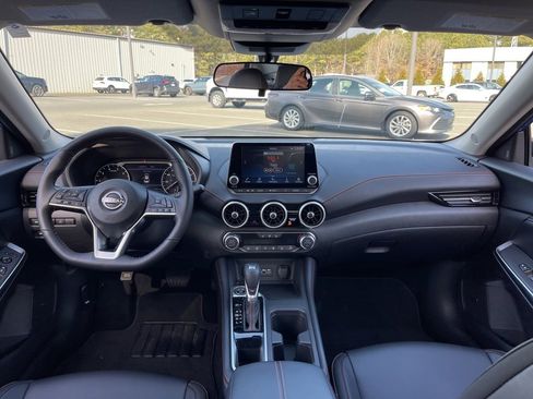 Used 2025 Nissan Sentra SR w/ SR Premium Package image 8