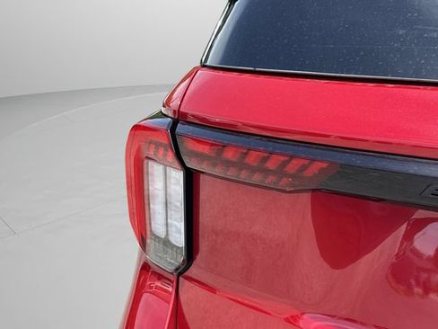 Used 2025 Ford Explorer ST AWD/4WD image 45