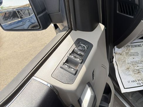 Used 2018 Ford F150 XLT AWD/4WD image 13