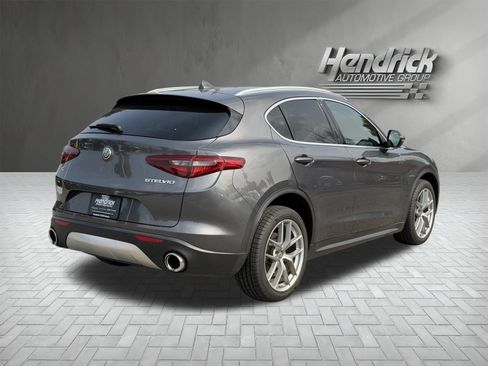 Used 2018 Alfa Romeo Stelvio AWD image 10
