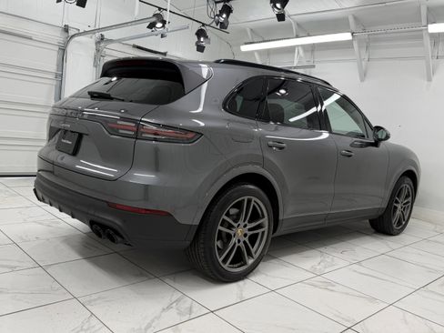 Certified 2023 Porsche Cayenne AWD/4WD image 11