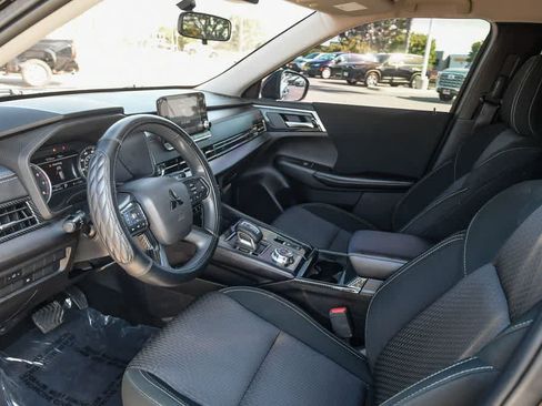 Used 2022 Mitsubishi Outlander ES AWD/4WD image 16