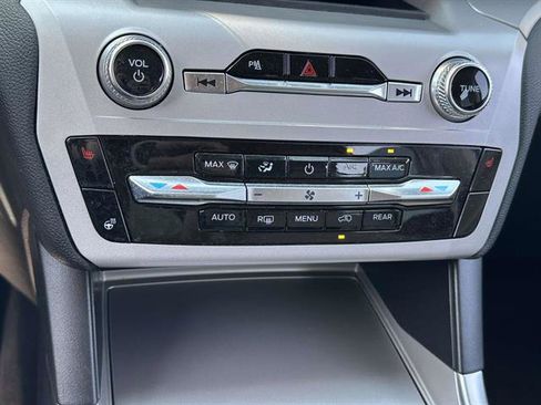 Used 2024 Ford Explorer XLT w/ Equipment Group 202A image 20