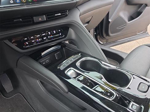 Certified 2023 Buick Envision Essence image 25