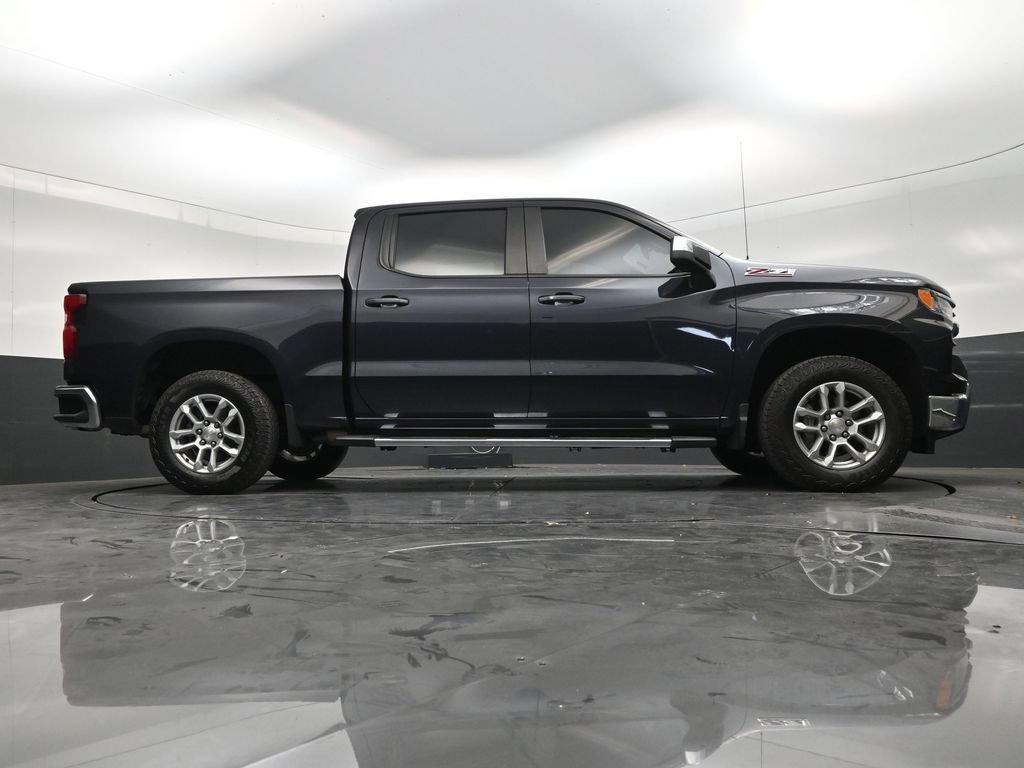 Used 2023 Chevrolet Silverado 1500 LT w/ Z71 Off-Road Package AWD/4WD image 25