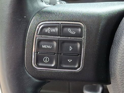 Used 2018 Jeep Wrangler Sahara w/ Connectivity Group AWD/4WD image 20
