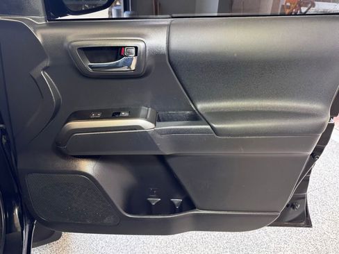 Certified 2023 Toyota Tacoma TRD Off-Road w/ Advanced Technology Package AWD/4WD image 54