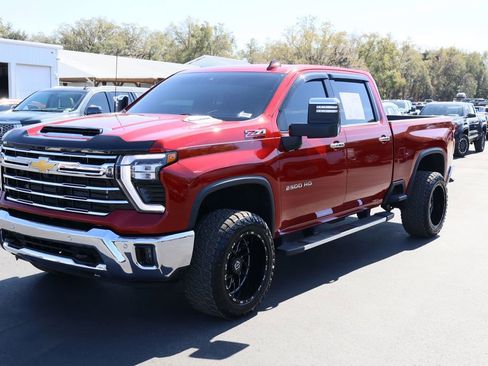 Used 2024 Chevrolet Silverado 2500 LTZ w/ LTZ Plus Package image 4