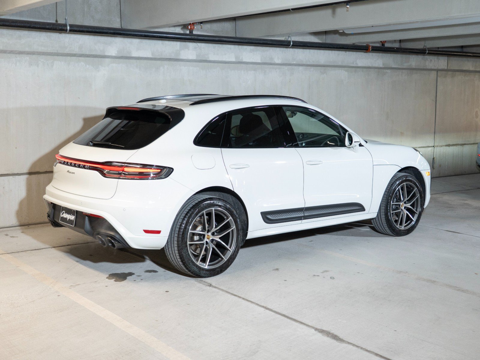 Certified 2026 Porsche Macan AWD/4WD image 9