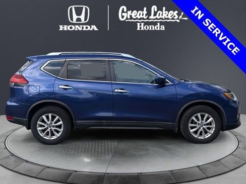 Used 2018 Nissan Rogue SV w/ Premium Package FWD image 5
