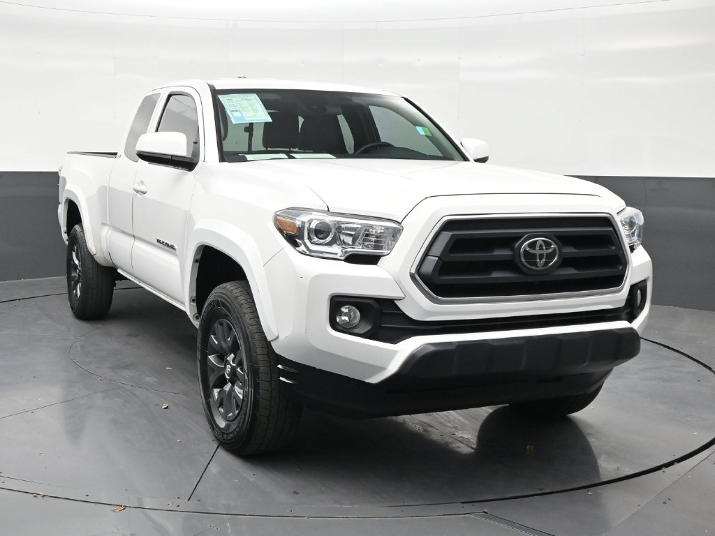 Used 2023 Toyota Tacoma SR5 w/ SR5 Appearance Package RWD image 7