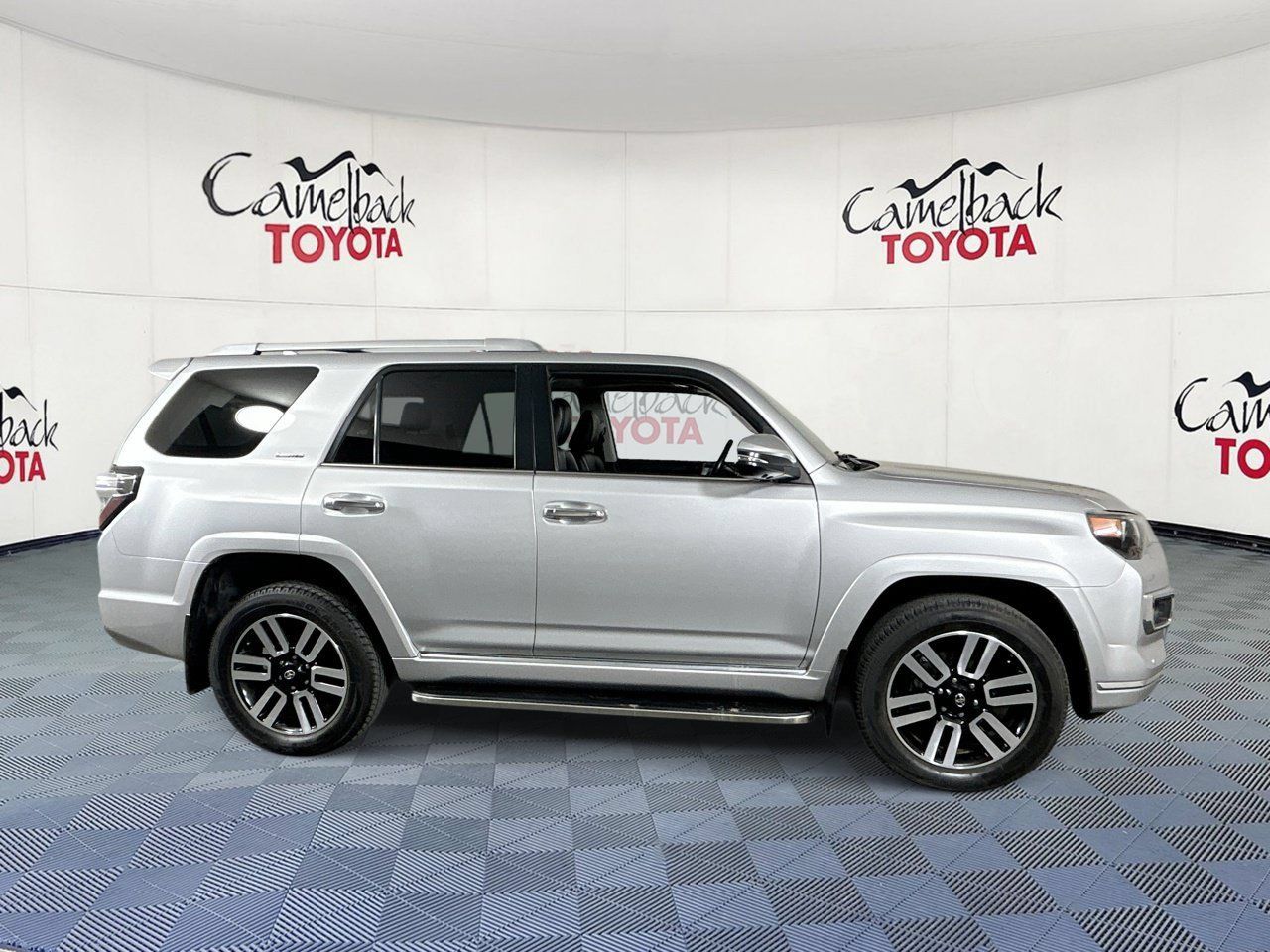 Used 2024 Toyota 4Runner Limited AWD/4WD image 8