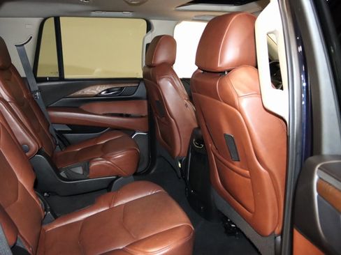 Used 2020 Cadillac Escalade Luxury image 66