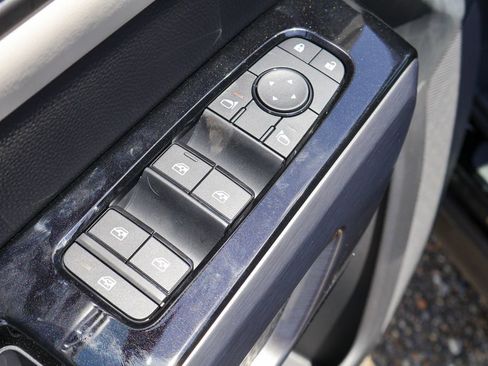 New 2026 Nissan Pathfinder SL FWD image 16