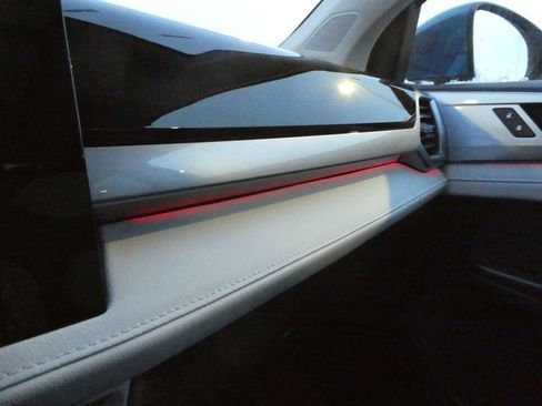 New 2026 Volkswagen Taos SEL AWD/4WD image 33
