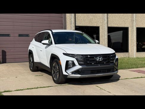 Used 2025 Hyundai Tucson SEL FWD image 1