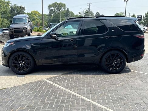 Certified 2024 Land Rover Discovery Dynamic SE image 9