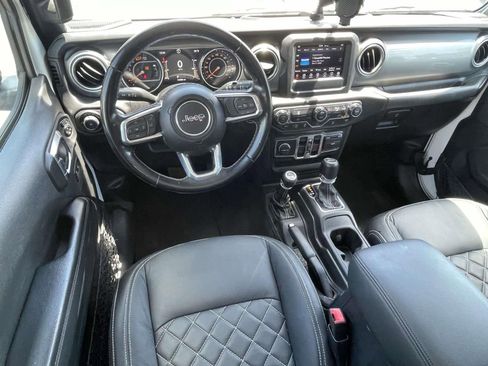 Used 2020 Jeep Wrangler Unlimited Sahara AWD/4WD image 11