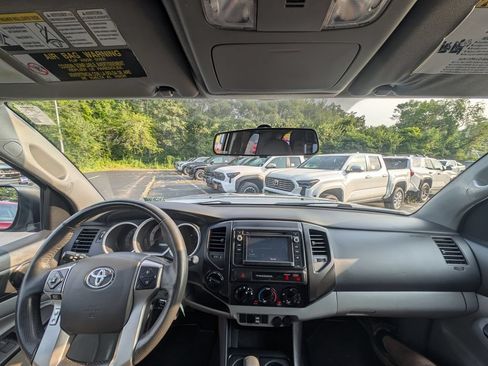 Used 2015 Toyota Tacoma 4x4 Access Cab w/ Convenience Package image 20