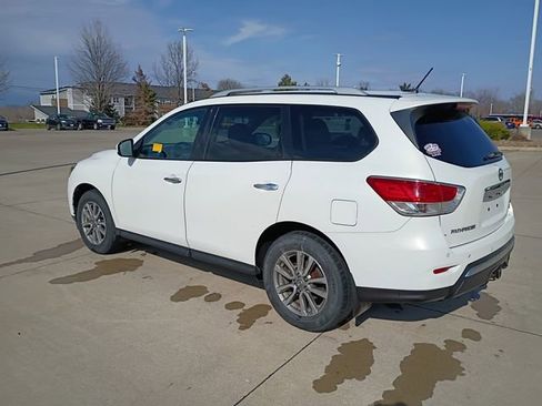 Used 2014 Nissan Pathfinder SV w/ Trailer Tow Package image 5